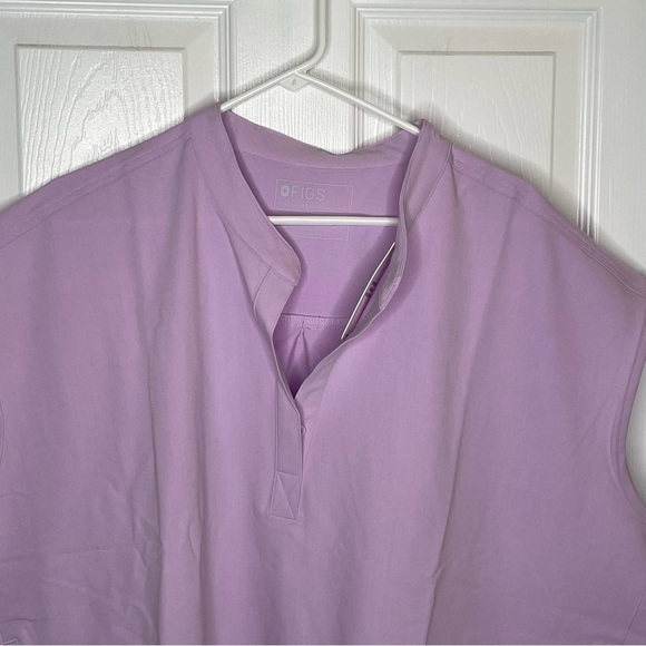 Figs Rafaela Oversized Scrub Top 3 Pocket Healthcare in Lavender Purple 4XL - Picture 4 of 11